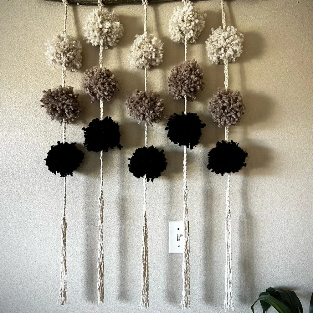 CITY NIGHTS | Bohemian pom-pom macrame wall hanging
